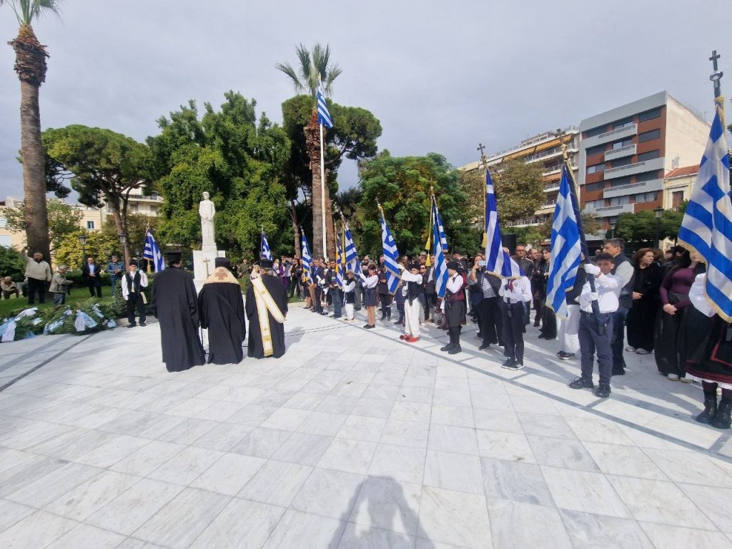 Στην ανακαινισμένη πλ. Όλγας η κατάθεση στεφάνων για το ΟΧΙ - ΦΩΤΟ