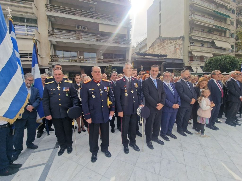 Στην ανακαινισμένη πλ. Όλγας η κατάθεση στεφάνων για το ΟΧΙ - ΦΩΤΟ Στην ανακαινισμένη πλ. Όλγας η κατάθεση στεφάνων για το ΟΧΙ - ΦΩΤΟ