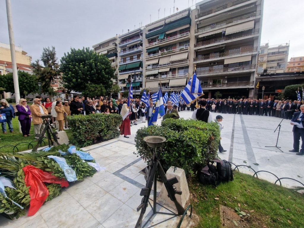 Στην ανακαινισμένη πλ. Όλγας η κατάθεση στεφάνων για το ΟΧΙ - ΦΩΤΟ