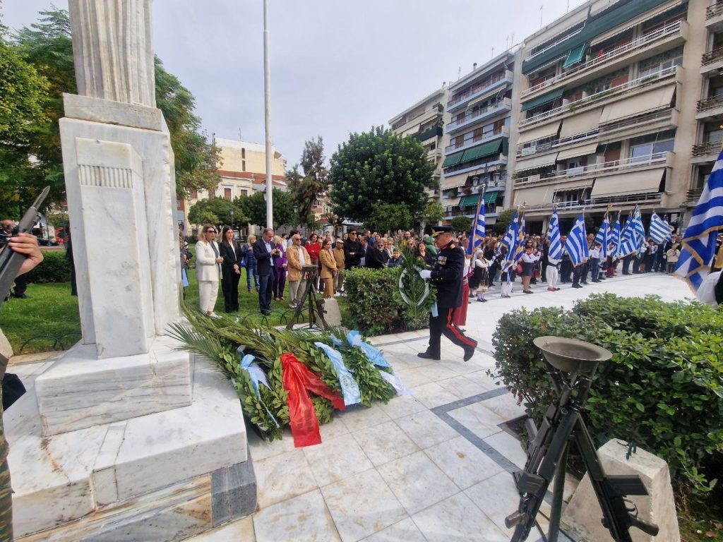 Στην ανακαινισμένη πλ. Όλγας η κατάθεση στεφάνων για το ΟΧΙ - ΦΩΤΟ