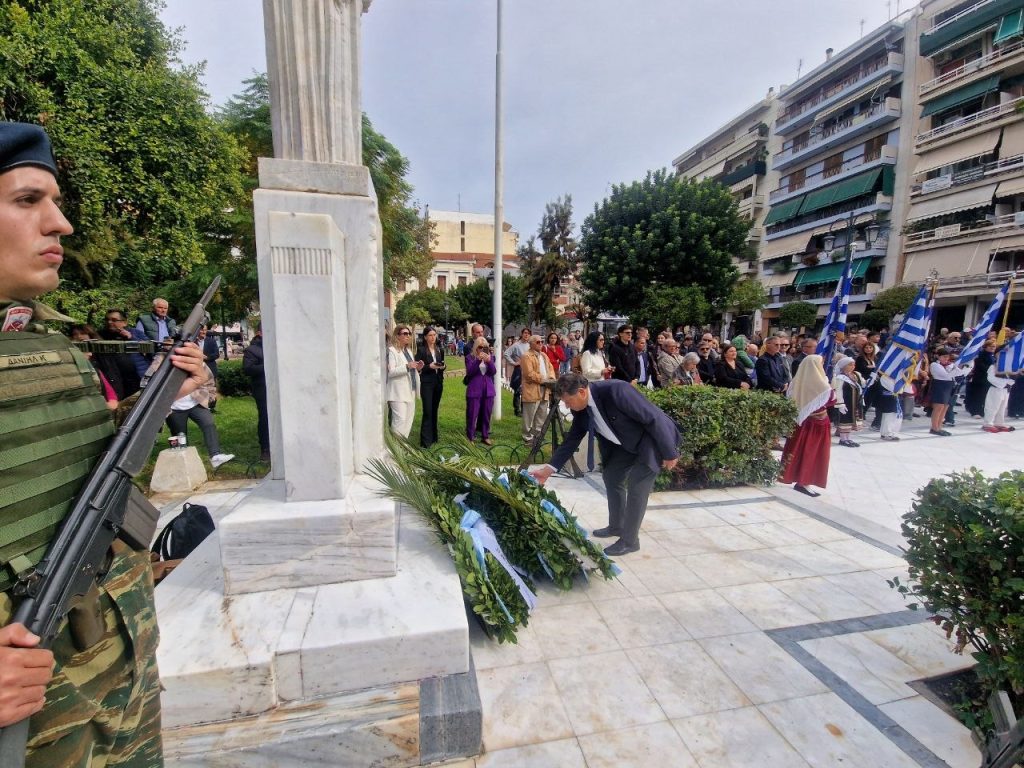 Στην ανακαινισμένη πλ. Όλγας η κατάθεση στεφάνων για το ΟΧΙ - ΦΩΤΟ