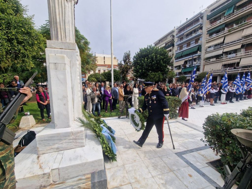 Στην ανακαινισμένη πλ. Όλγας η κατάθεση στεφάνων για το ΟΧΙ - ΦΩΤΟ