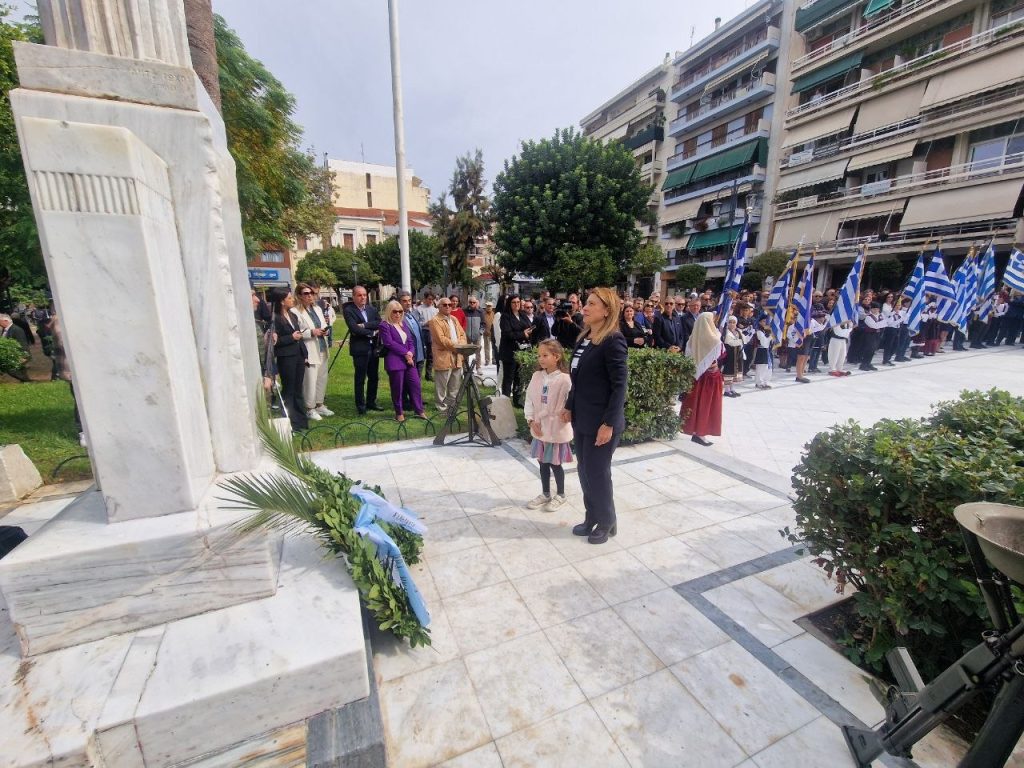 Στην ανακαινισμένη πλ. Όλγας η κατάθεση στεφάνων για το ΟΧΙ - ΦΩΤΟ