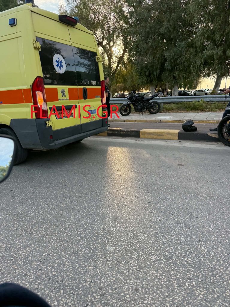 Πάτρα: Τροχαίο μετά από καταδίωξη! Οδηγός μηχανής μπήκε στον ποδηλατόδρομο για να ξεφύγει και... έπεσε στην Ακτή Δυμαίων - φωτο