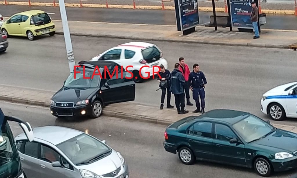 Πάτρα - ΤΩΡΑ: Τροχαίο κοντά στην οδό Αμερικής! Καβάλησε" νησίδα... κατέληξε σε κολώνα