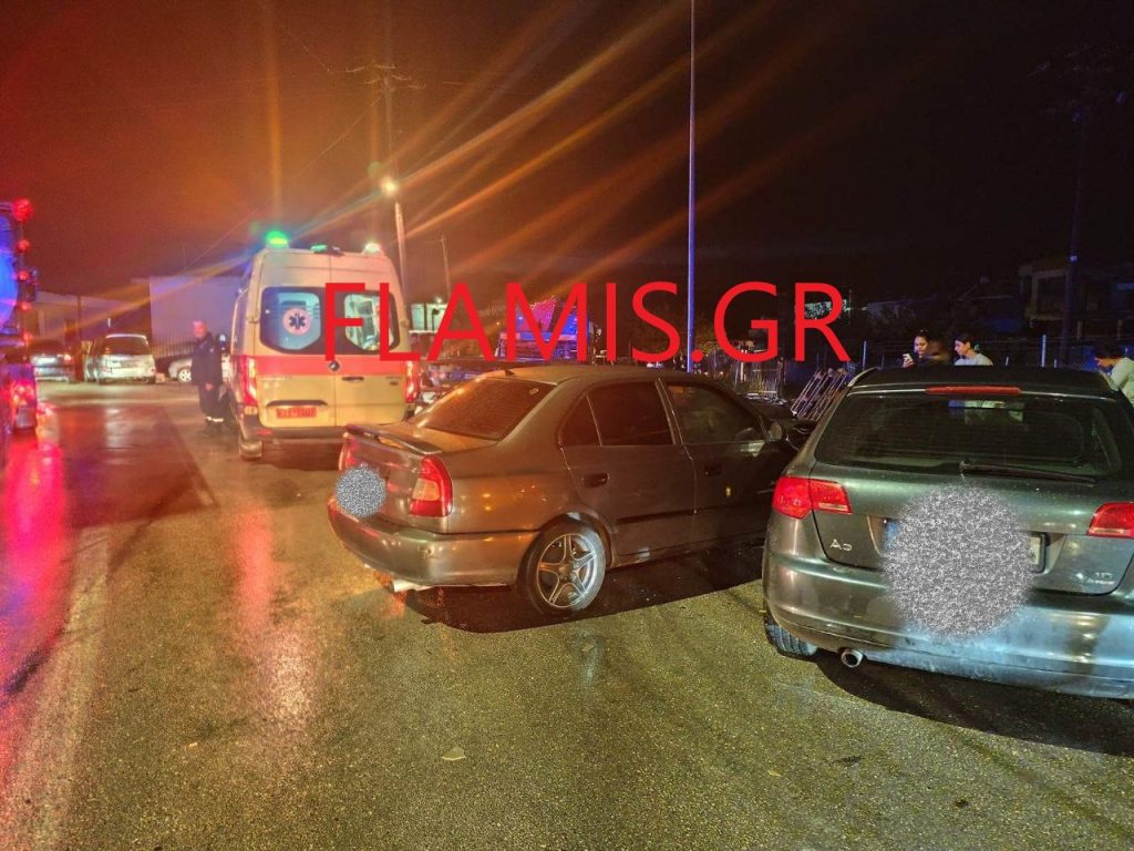 Πάτρα - ΤΩΡΑ: Σφοδρή σύγκρουση στον χείμαρρο Παναγίτσα! "Σμπαράλια" δύο ΙΧ