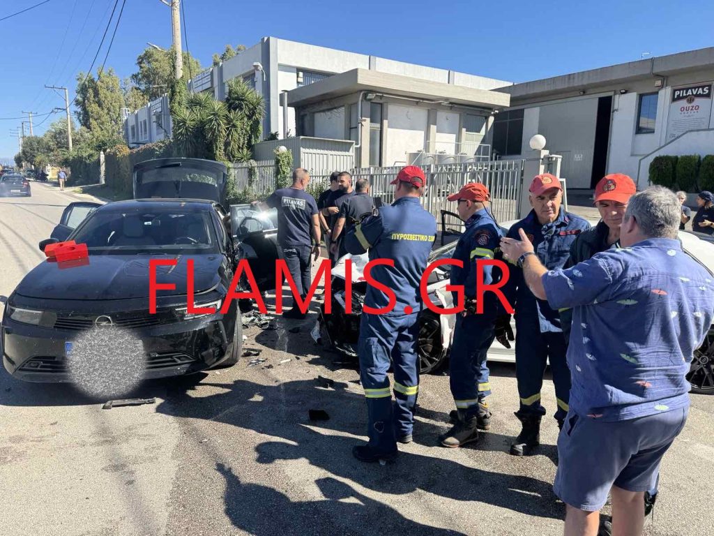 Πάτρα: "Σμπαράλια" δύο οχήματα κοντά στον Αγιο Βασίλειο! Απεγκλώβισε οδηγό η Πυροσβεστική - φωτο