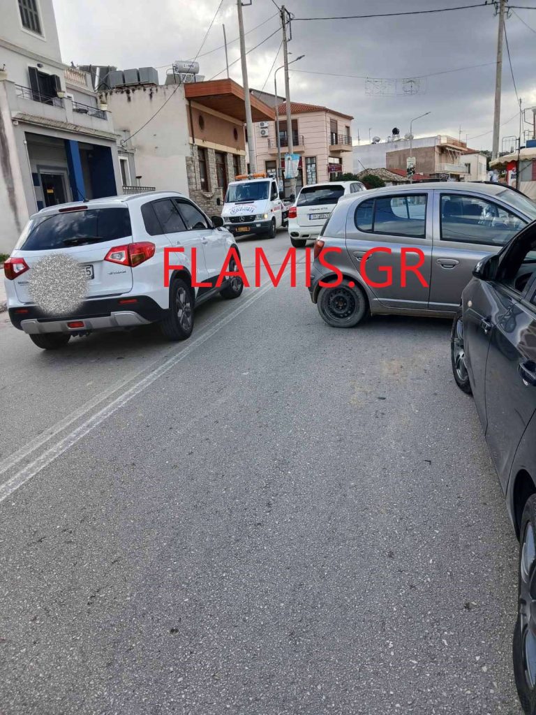 Πάτρα: Τροχαίο στα Βραχνέϊκα! Σταμάτησε... πριν μπει σε καφενείο! φωτο